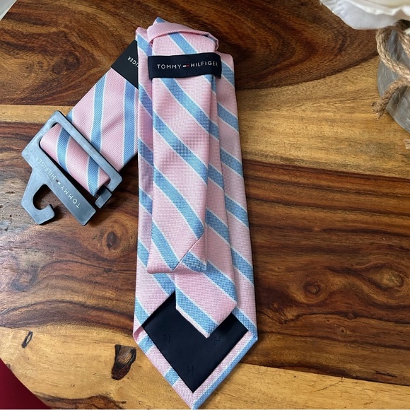 BRAND NEW!! Tommy Hilfiger Tie - Picture 1 of 5